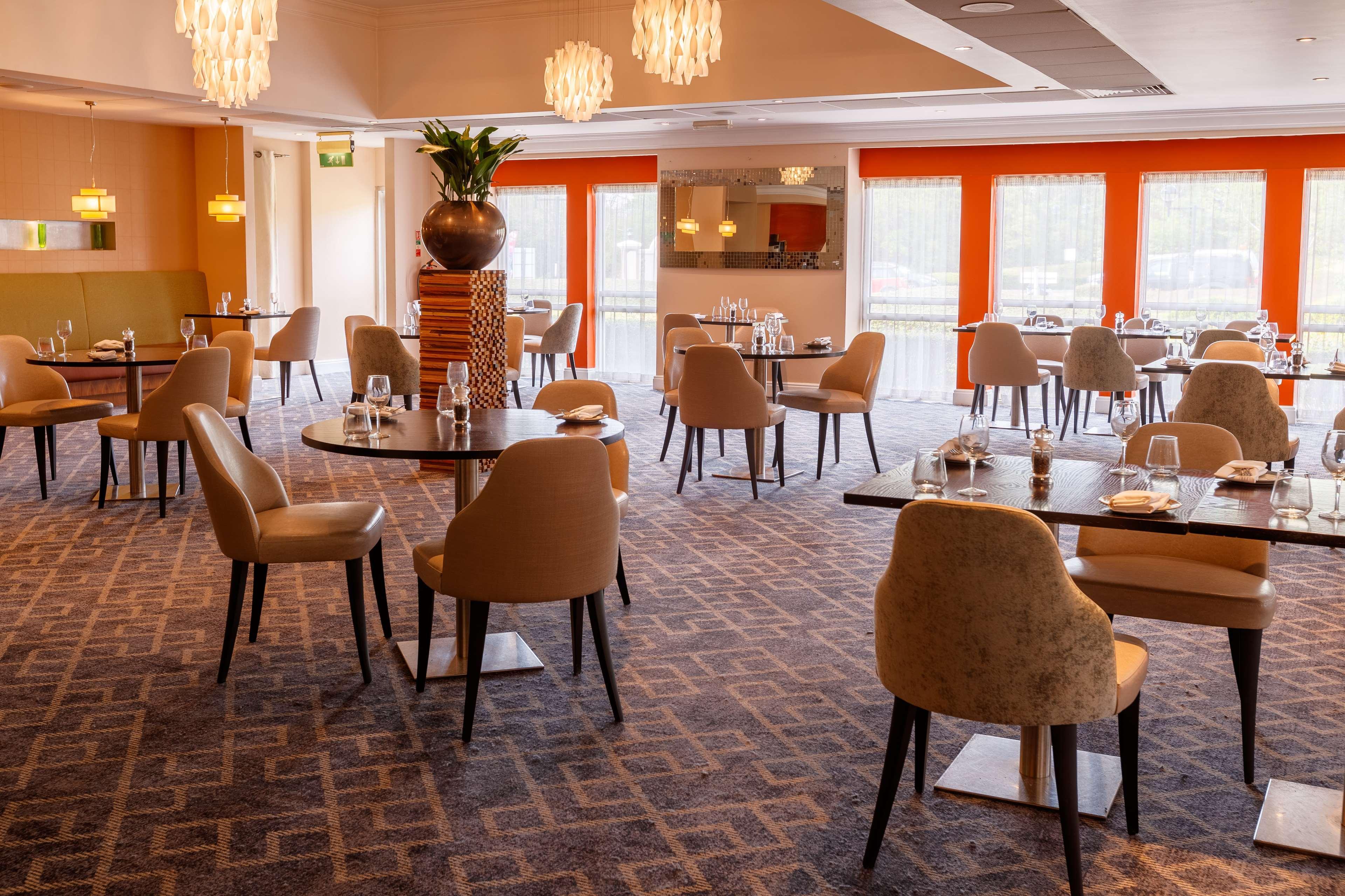 Hilton Northampton Hotel Екстериор снимка