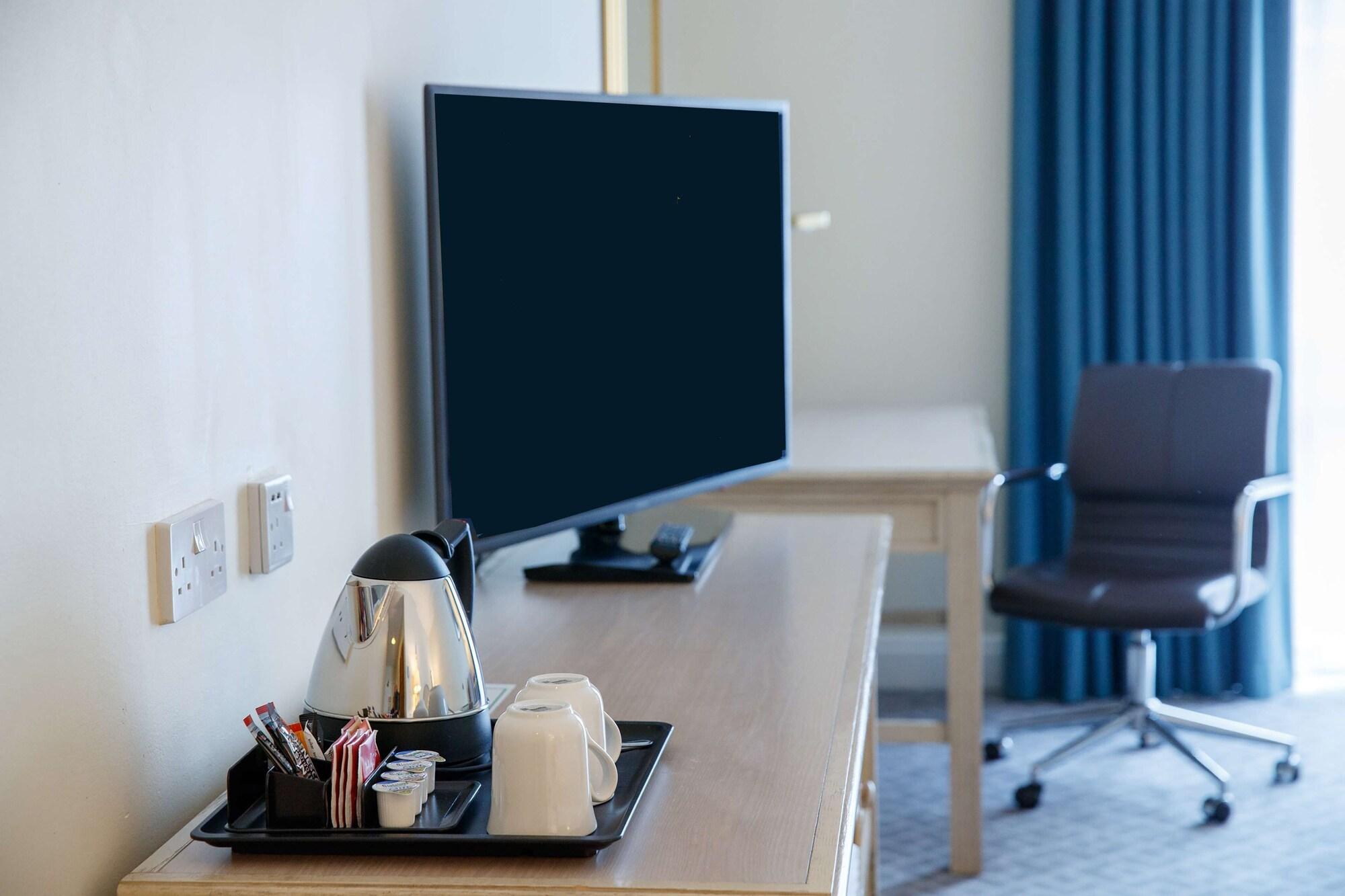 Hilton Northampton Hotel Екстериор снимка