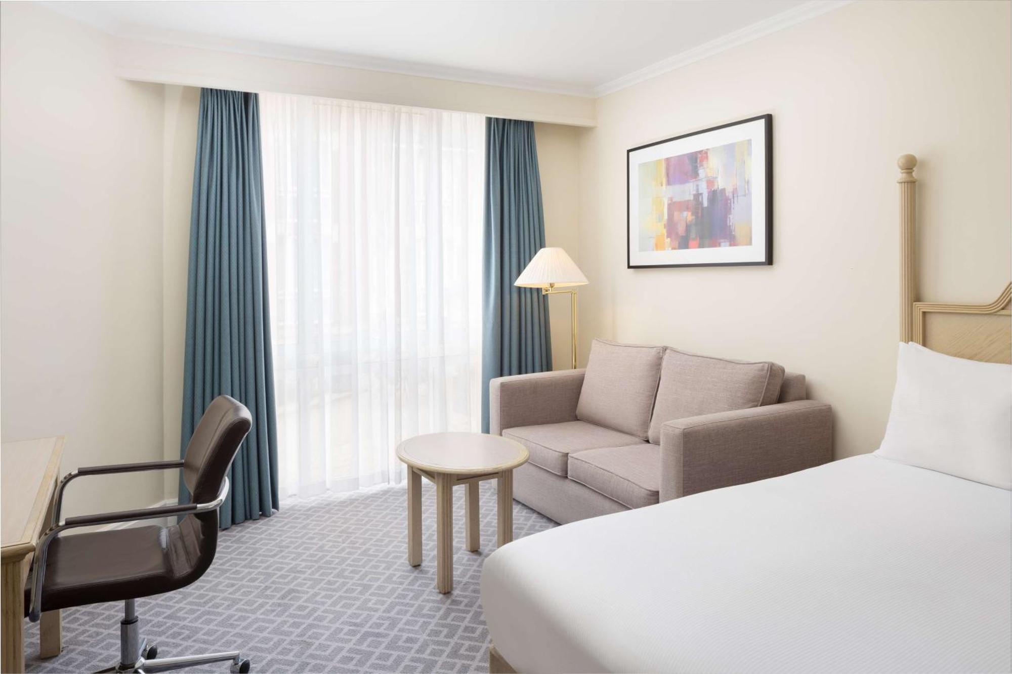 Hilton Northampton Hotel Екстериор снимка