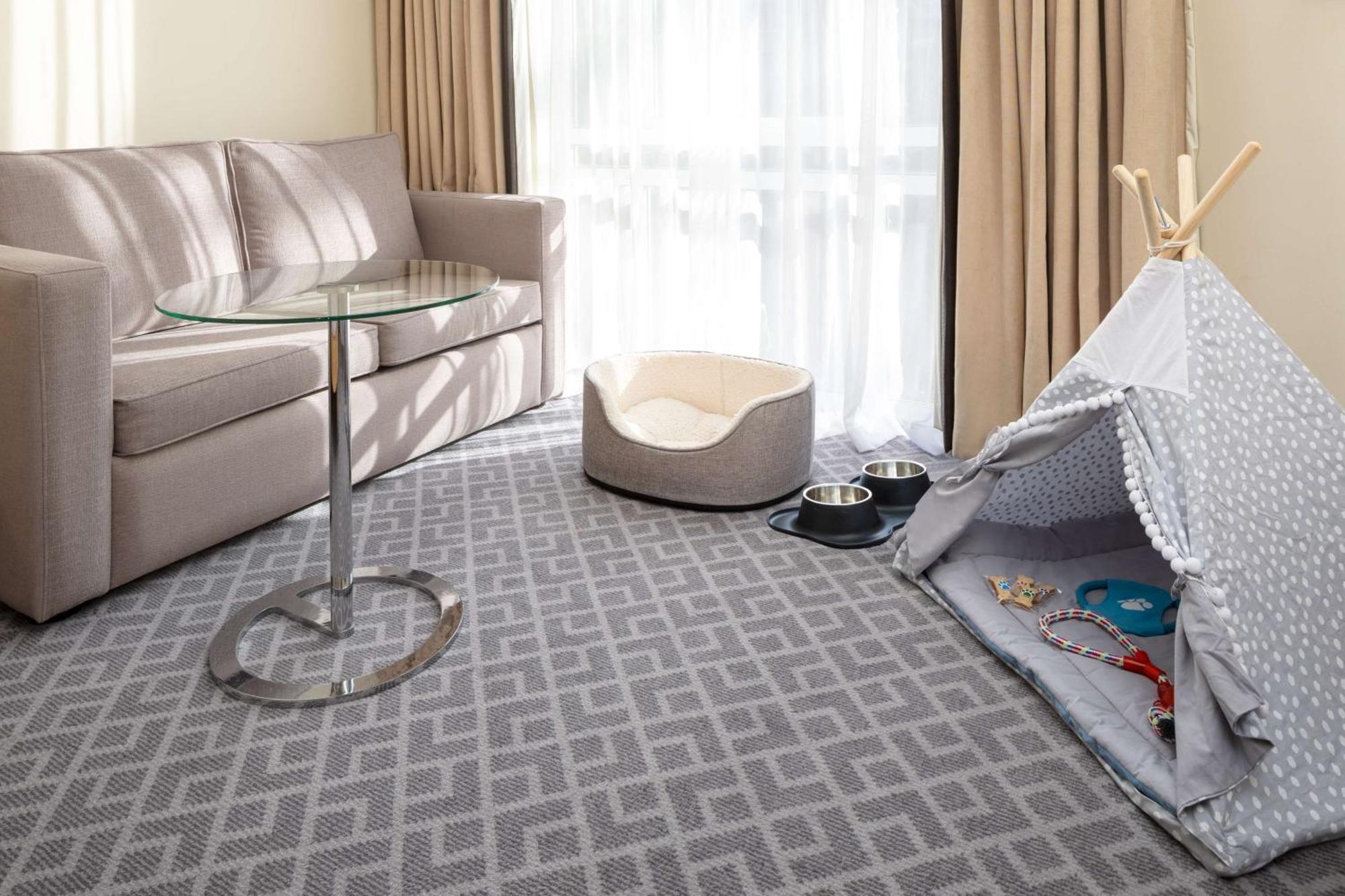 Hilton Northampton Hotel Екстериор снимка