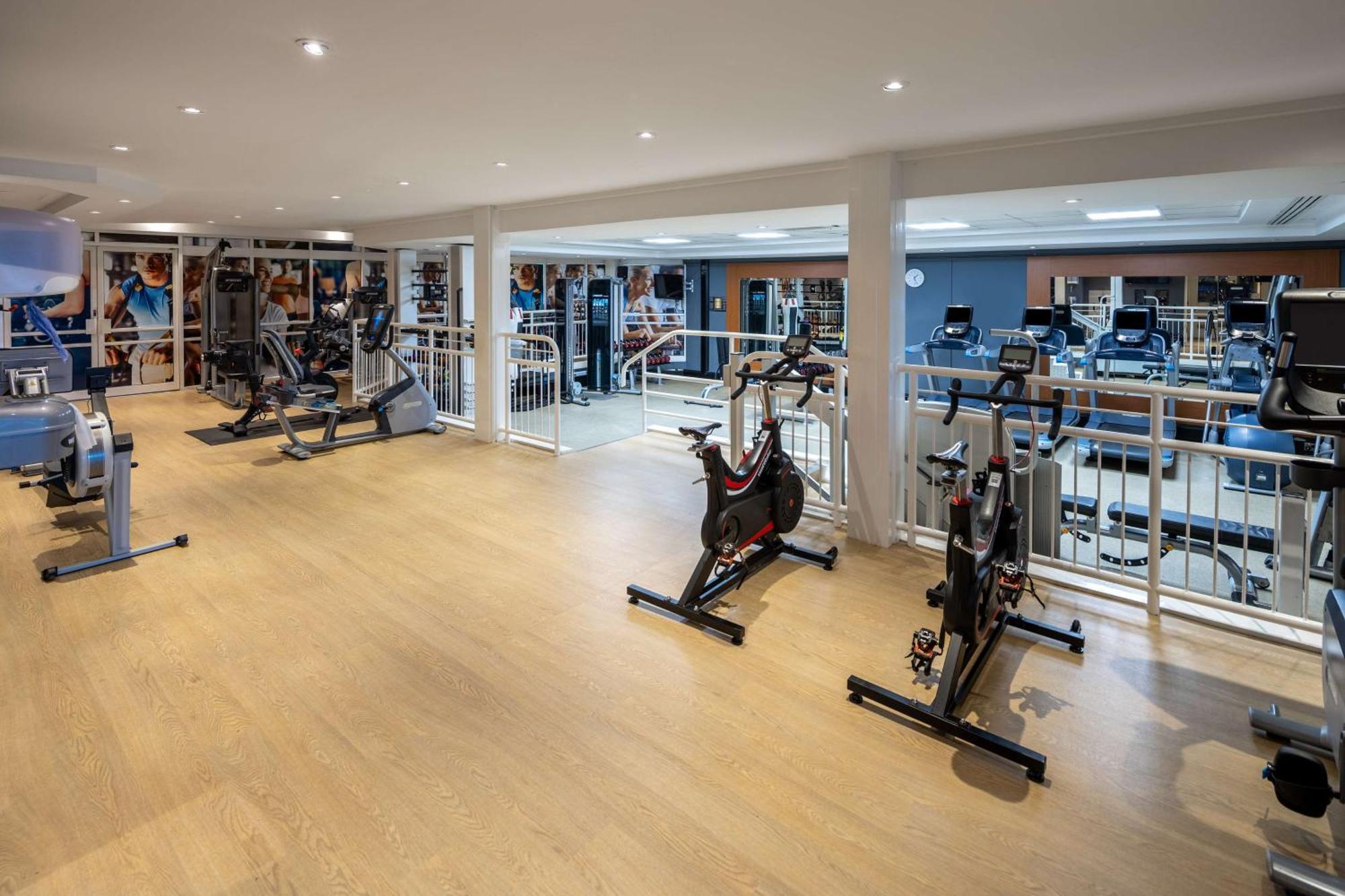 Hilton Northampton Hotel Екстериор снимка