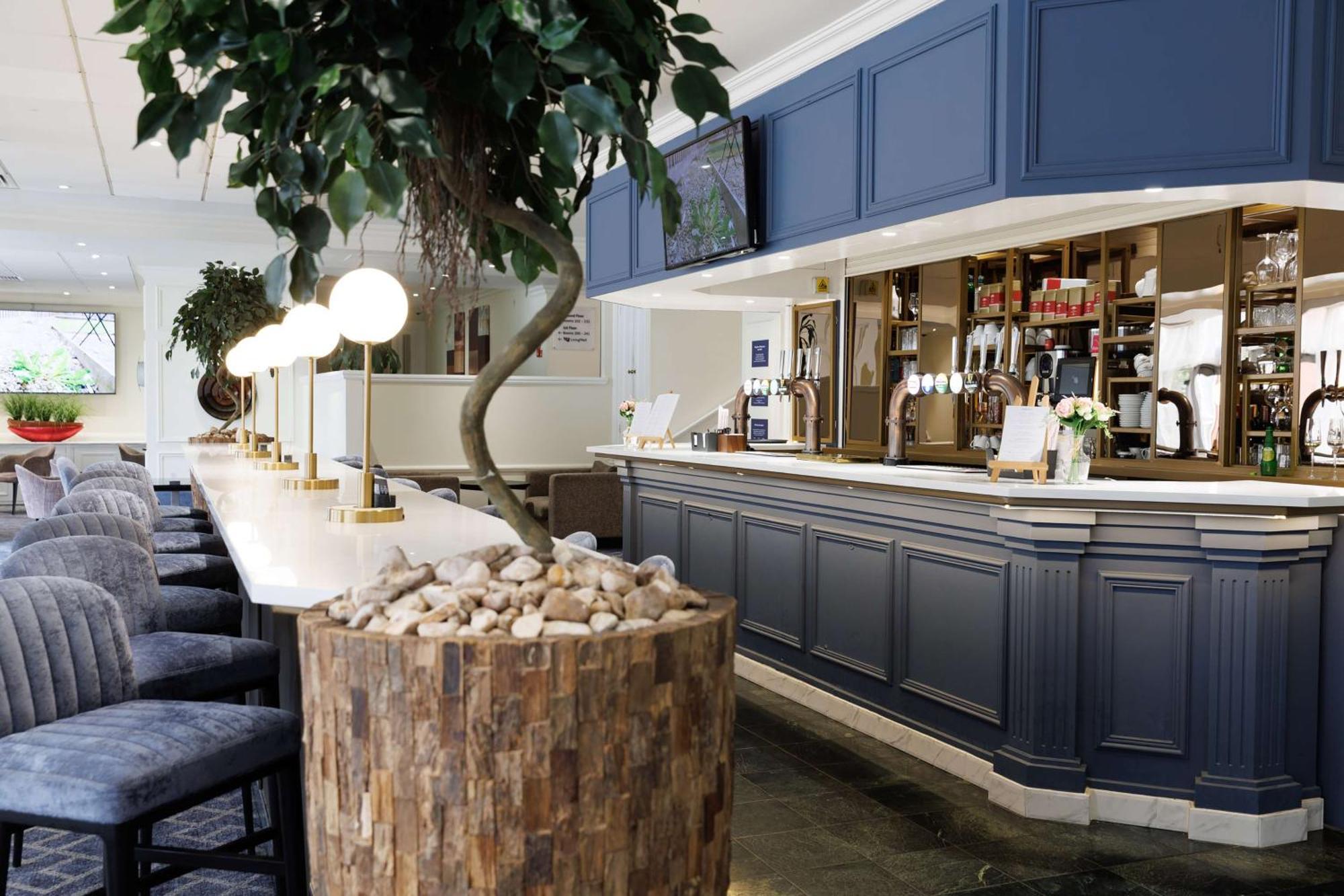 Hilton Northampton Hotel Екстериор снимка