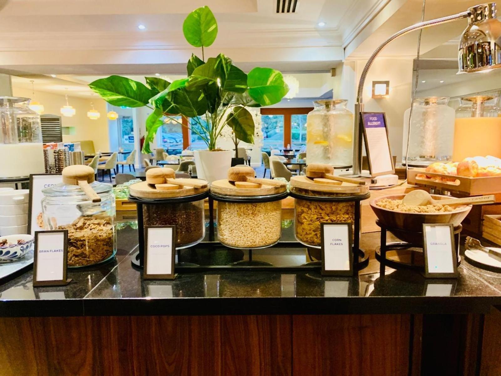 Hilton Northampton Hotel Екстериор снимка